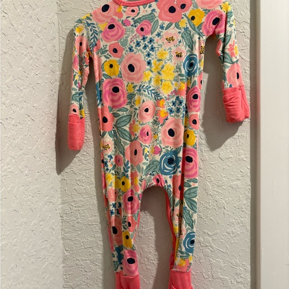 Little Sleepies Secret Garden Crescent - Picture 2 of 3